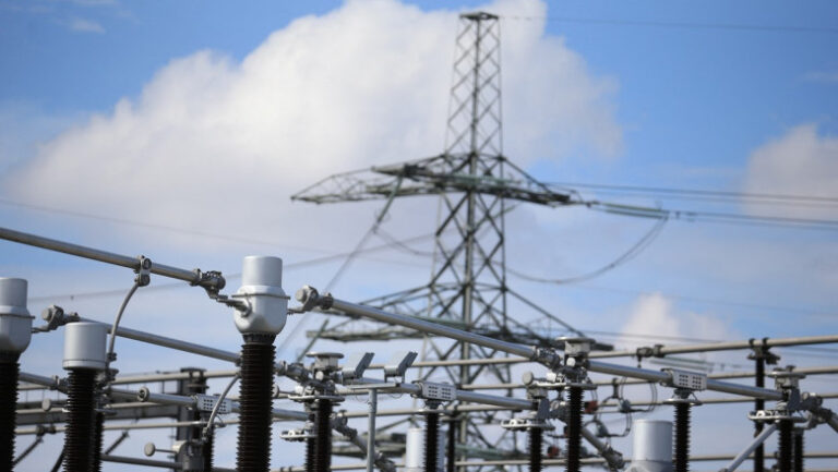 comisia-europeana-propune-investitii-de-30-miliarde-de-euro-pentru-reducerea-pretului-la-energie,-spune-nicusor-dan