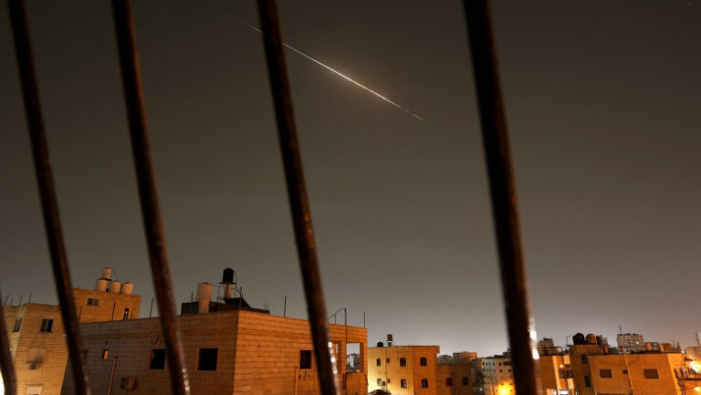 razboi-in-orientul-mijlociu,-ziua-23-israelul-avertizeaza-ca-iranul-dezvolta-rachete-de-4.000-km-care-pot-lovi-europa,-asia-si-africa