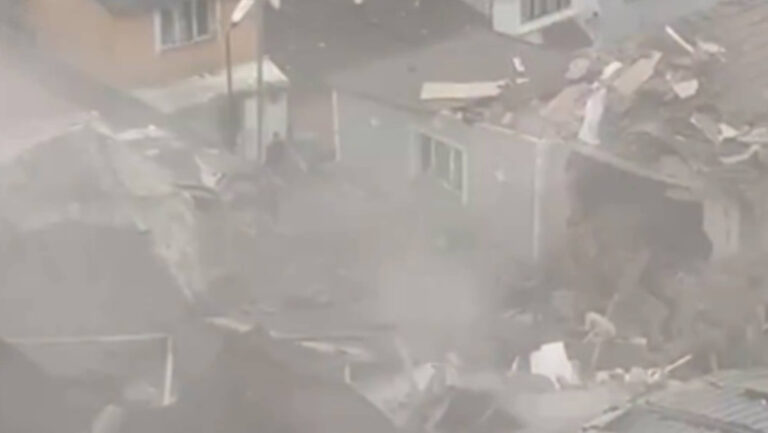 explozie-intr-un-district-al-istanbulului:-doua-cladiri-s-au-prabusit,-trei-oameni-au-fost-dusi-la-spital