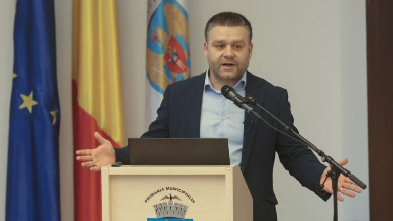 primarul-capitalei-vrea-interventii-urgente-in-centrul-bucurestiului:-„oriunde-te-uiti,-ceva-iti-zgarie-retina”