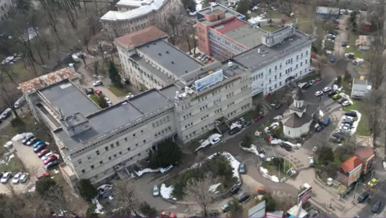 construit-dupa-un-proiect-al-arhitectilor-germani,-pe-un-teren-donat-de-casa-regala,-spitalul-cf2-a-ajuns-o-ruina