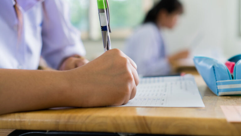 simulare-bac-2026-la-matematica:-baremul-de-corectare-a-fost-publicat-de-ministerul-educatiei.-cand-se-afiseaza-notele-finale