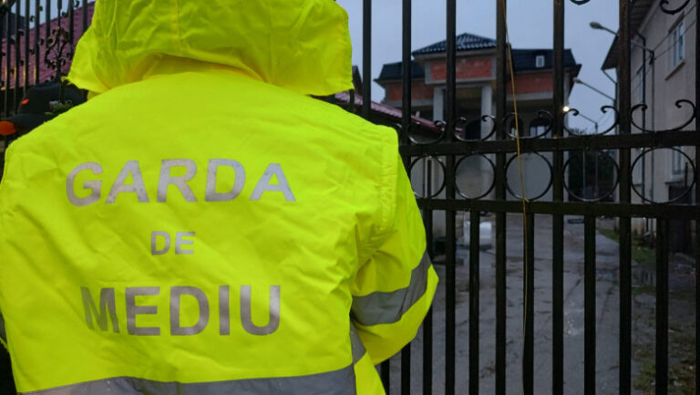 amenda-de-100000-de-lei-pentru-o-firma-din-buzau.-garda-de-mediu-a-gasit-deseuri-periculoase-depozitate-ilegal