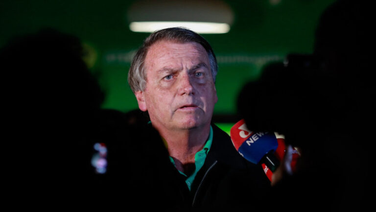 curtea-suprema-a-braziliei-i-a-dat-voie-lui-jair-bolsonaro-sa-iasa-temporar-din-inchisoare