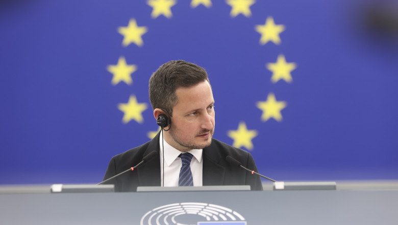 nicu-stefanuta:-„europa-depinde-prea-mult-de-importuri-de-petrol”.-de-ce-sustine-ca-republica-moldova-„nu-da-cu-dreptul-in-stangul” nicu-stefanuta:-„europa-depinde-prea-mult-de-importuri-de-petrol”.-de-ce-sustine-ca-republica-moldova-„nu-da-cu-dreptul-in-stangul”
