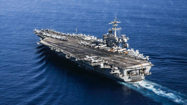 marina-iraniana-anunta-ca-a-lansat-rachete-asupra-portavionului-american-abraham-lincoln