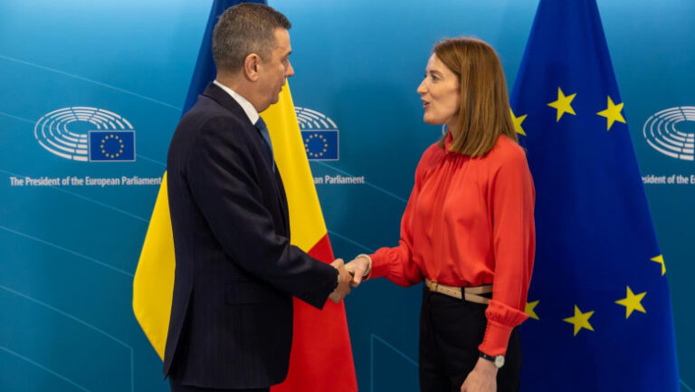 grindeanu-duce-scandalul-din-coalitie-la-bruxelles:-i-a-vorbit-robertei-metsola-despre-referendumul-din-psd-si-a-criticat-guvernul