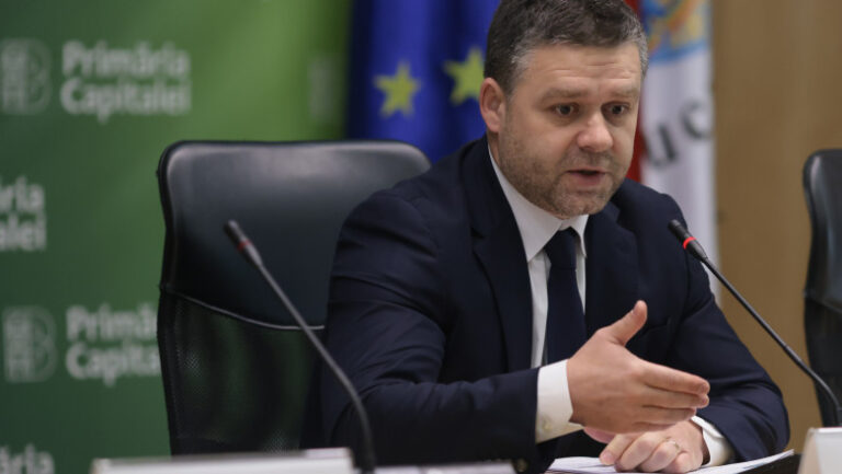 ciucu-a-anuntat-restructurari-la-primaria-capitalei:-sute-de-posturi-vizate-si-economii-de-aproape-28-de-milioane-de-lei