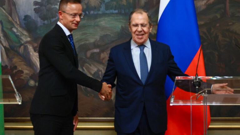 guvernul-de-la-budapesta-depune-plangere-pentru-spionaj.-jurnalist,-acuzat-ca-ar-fi-interceptat-convorbiri-intre-szijjarto-si-lavrov