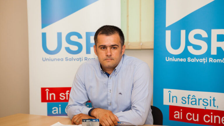 un-primar-usr-critica-guvernul:-„bolojan-ne-a-luat-banii-de-termoficare,-scoli-si-cofinantari.-ne-pune-bete-in-roate”