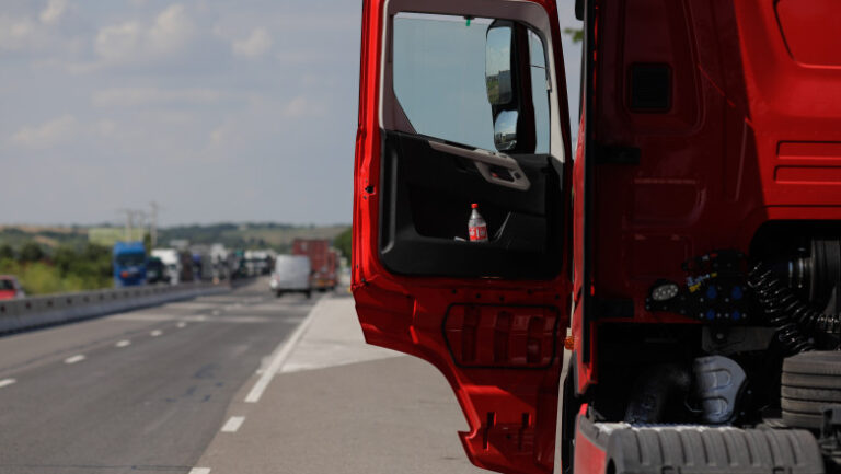 cum-fac-rost-de-pistoale-interlopii-romani.-detalii-dintr-o-ancheta-diicot-despre-traficul-de-arme-pe-ruta-turcia-romania