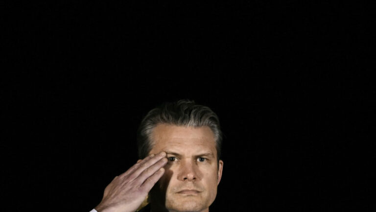 hegseth,-la-slujba-de-la-pentagon:-„fie-ca-fiecare-glont-sa-si-gaseasca-tinta-impotriva-dusmanilor-maretei-noastre-natiuni”