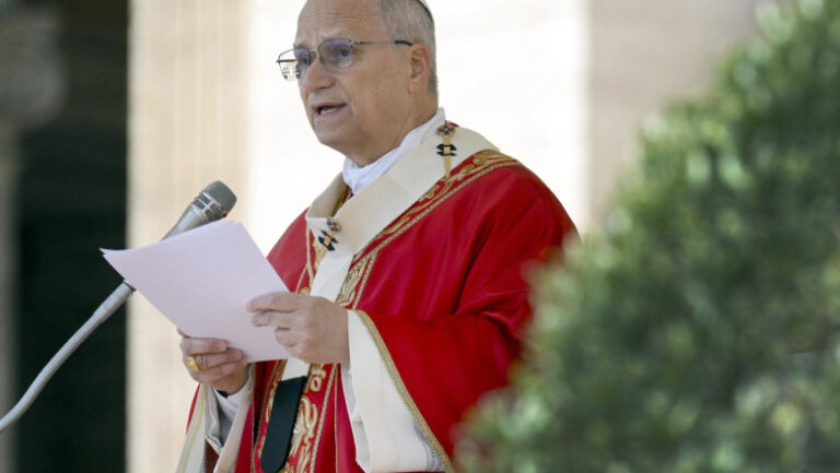 papa-afirma-ca-dumnezeu-nu-asculta-rugaciunile-liderilor-care-pornesc-razboaie