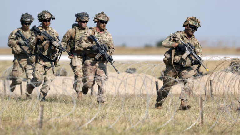 cum-ar-putea-trump-sa-redeschida-fortat-stramtoarea-ormuz-printr-o-interventie-militara-si-cat-de-mari-sunt-riscurile-pentru-sua
