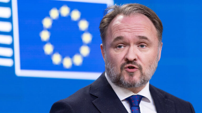 temeri-la-bruxelles-privind-o-penurie-energetica:-recomandari-pentru-europeni-sa-reduca-consumul-de-petrol-si-gaze