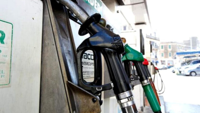 reducerea-treptata-a-accizei,-tradusa-in-preturile-de-la-pompa.-cat-se-ieftinesc-carburantii-si-de-ce-efectul-va-fi-limitat