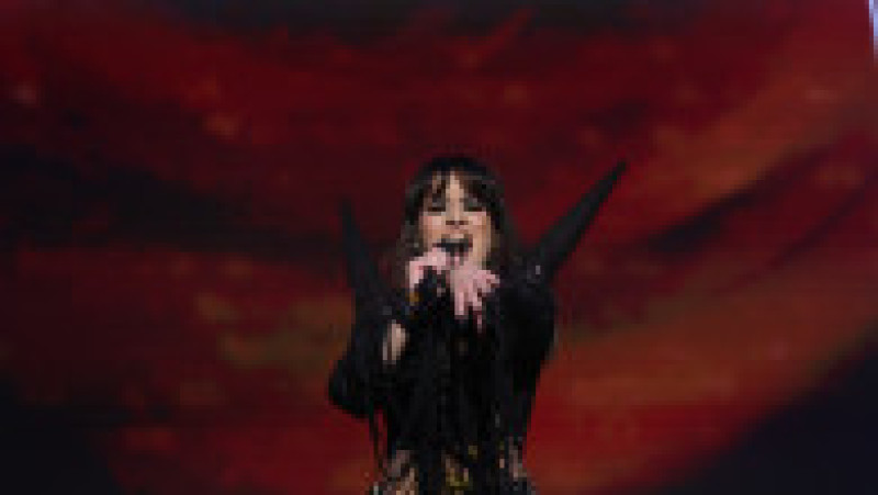 Alexandra Căpitănescu cântă alături de trupa sa în finala Eurovision România la sediul TVR din București, 4 martie 2026. Inquam Photos / George Călin | Poza 2 din 11