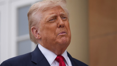 d trump face grimasa