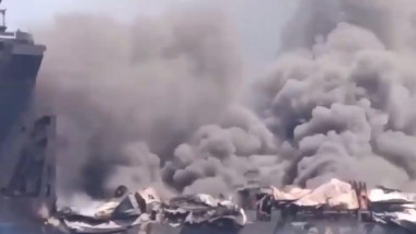 nava care arde in stramtoarea ormuz