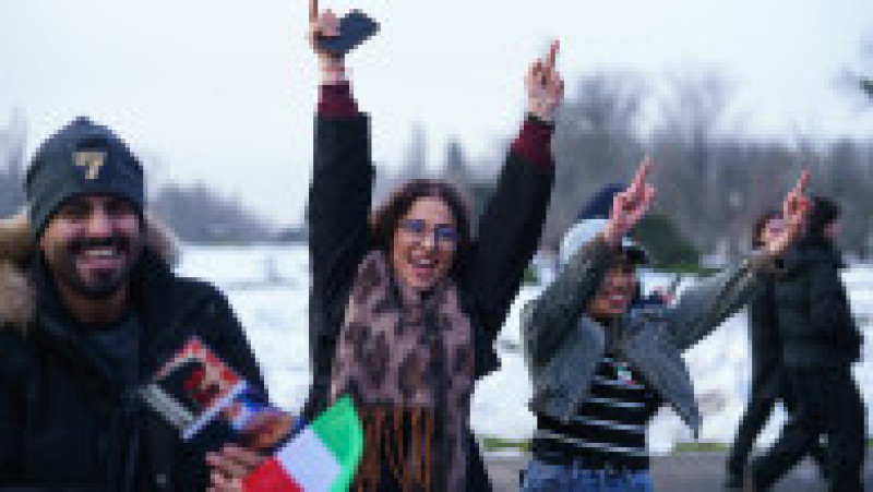 Membri ai comunitatii iraniene sarbatoresc atactul asupra conducerii Iranului in parcul Herastrau din Bucuresti, 1 martie 2026. Inquam Photos / Tudor Pana | Poza 1 din 7