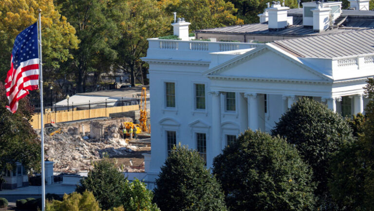 un-judecator-american-a-ordonat-suspendarea-constructiei-salii-de-bal-a-lui-trump-la-casa-alba.-reactia-presedintelui-sua