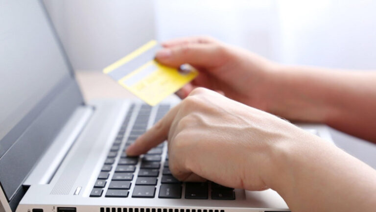 nou-avertisment-de-frauda-online:-imaginea-institutiilor-media,-folosita-pentru-a-promova-investitii-fictive.-cum-actioneaza-atacatorii