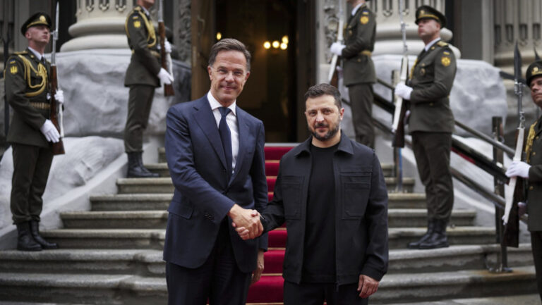 volodimir-zelenski-si-mark-rutte,-discutii-cu-negociatorii-americani.-liderul-de-la-kiev-a-vorbit-si-cu-keir-starmer