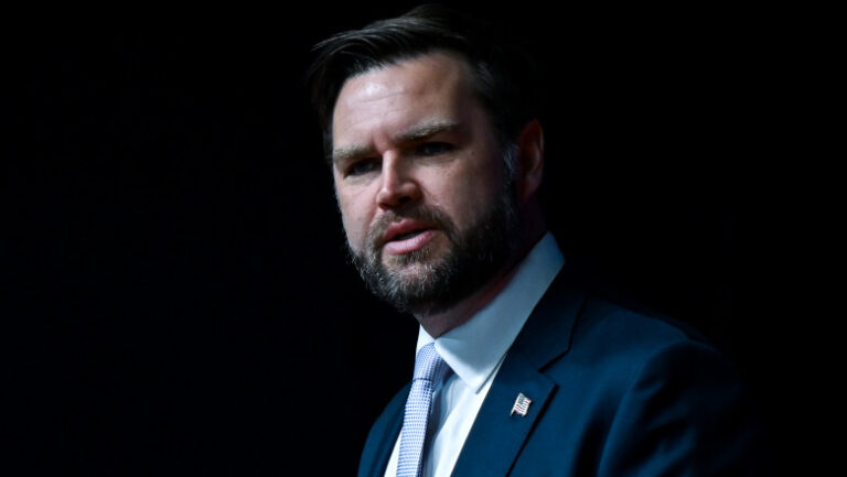 jd-vance-a-discutat-cu-intermediari-din-pakistan-despre-razboiul-impotriva-iranului-(reuters)