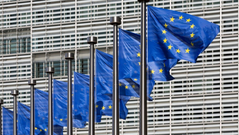 comisia-europeana:-ucraina-va-primi-1,4-miliarde-euro-din-veniturile-generate-de-activele-rusesti-imobilizate
