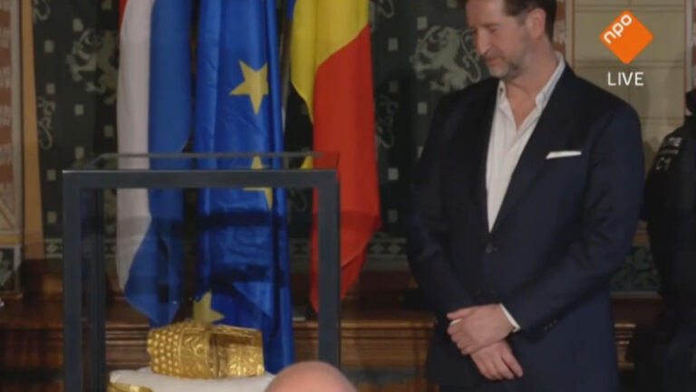 primele-imagini-cu-coiful-de-la-cotofenesti-si-doua-bratari-dacice,-recuperate-dupa-ce-au-furate-din-muzeul-drents-din-olanda