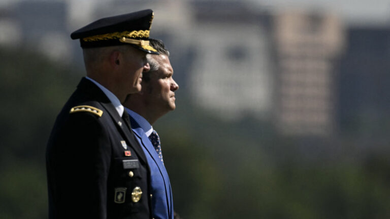 pete-hegseth-i-a-cerut-demisia-sefului-statului-major-al-armatei,-generalul-randy-george-(cbs)