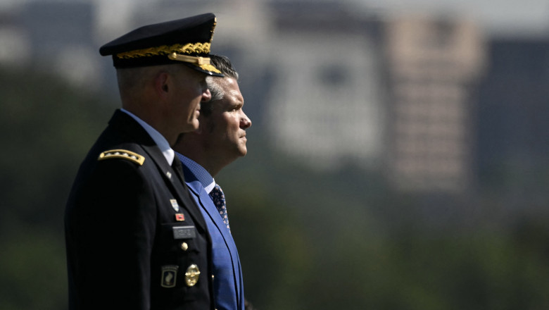 pete-hegseth-i-a-cerut-demisia-sefului-statului-major-al-armatei,-generalul-randy-george-(cbs) pete-hegseth-i-a-cerut-demisia-sefului-statului-major-al-armatei,-generalul-randy-george-(cbs)