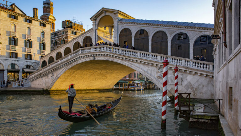 venetia-reintroduce-taxa-de-10-euro-pentru-turistii-care-viziteaza-orasul-o-zi
