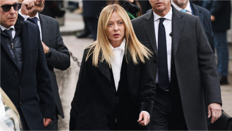 giorgia-meloni-a-inceput-un-turneu-neanuntat-in-golf.-e-prima-vizita-in-regiune-a-unui-oficial-ue-sau-nato-de-la-inceputul-razboiului