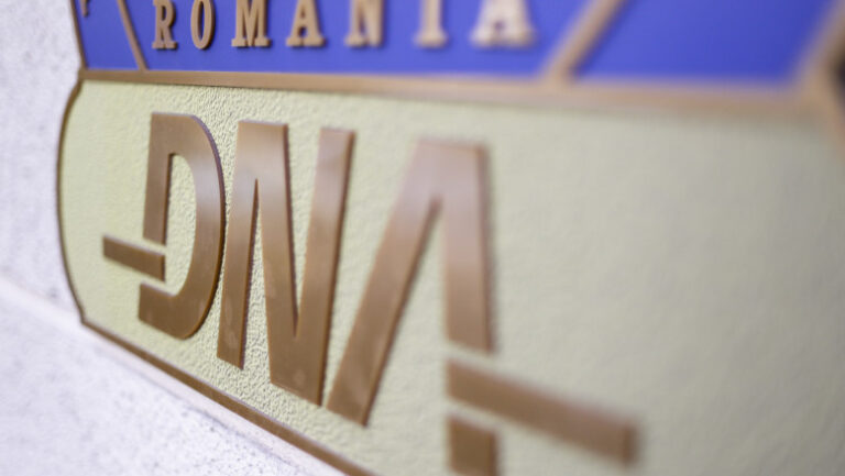 comisar-sef-de-politie-din-bacau,-in-arest-la-domiciliu-dupa-ce-a-primit-mita-de-1.000-de-lei