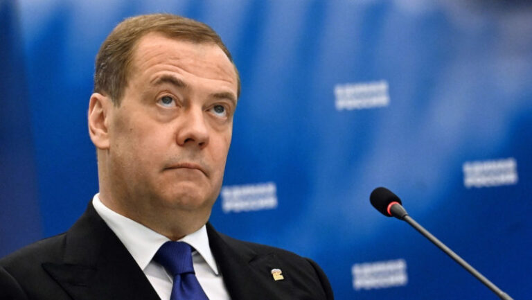 medvedev-se-teme-ca-amenintarile-lui-trump-„vor-transforma-ue-intr-o-alianta-militara-in-toata-regula”
