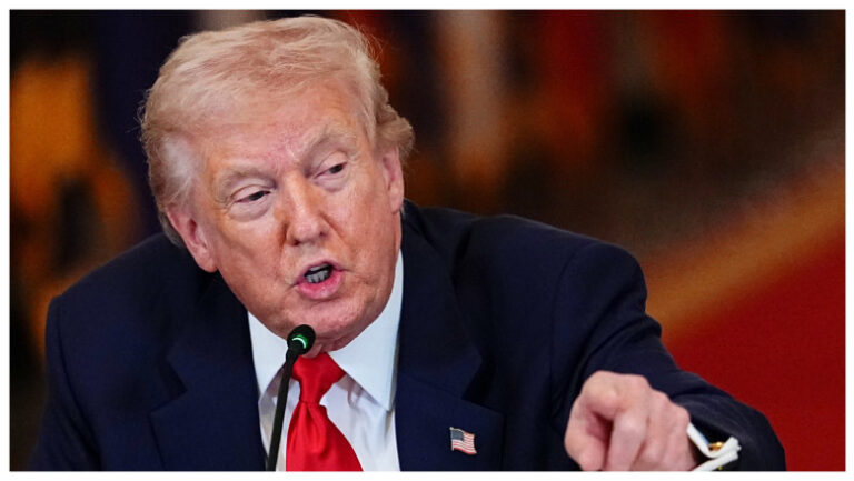 trump-ameninta:-voi-prelua-controlul-asupra-petrolului-iranian-daca-nu-se-ajunge-la-un-acord.-sua-au-trimis-arme-protestatarilor