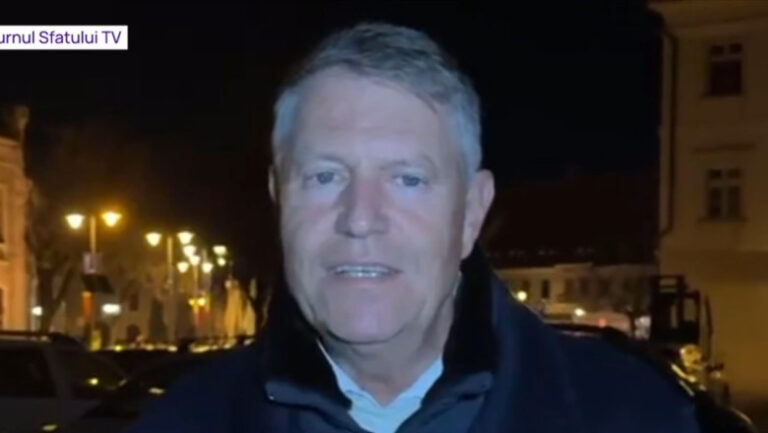 klaus-iohannis-a-mers-la-slujba-de-inviere,-la-sibiu.-mesajul-transmis-de-fostul-presedinte