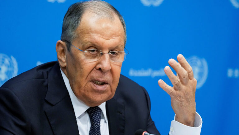 rusia-ii-cere-lui-trump-„sa-renunte-la-ultimatumuri”.-lavrov-a-discutat-cu-seful-diplomatiei-iraniene