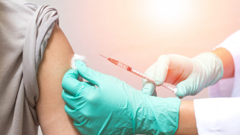 rogobete:-la-aproape-4-ani-de-cand-s-a-terminat-pandemia-inca-ducem-lupte-importante-si-canalizam-multa-energie-in-zona-de-vaccinare