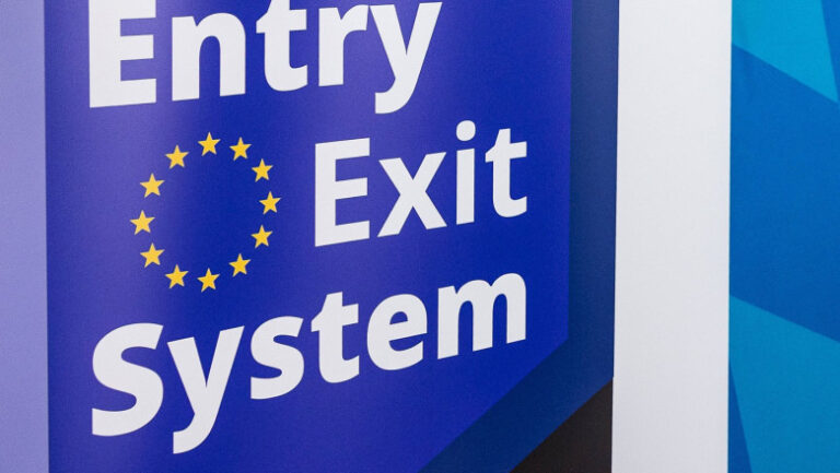 noi-reguli-de-intrare-in-ue-din-10-aprilie:-cum-schimba-sistemul-ees-controlul-la-frontiera-pentru-calatori