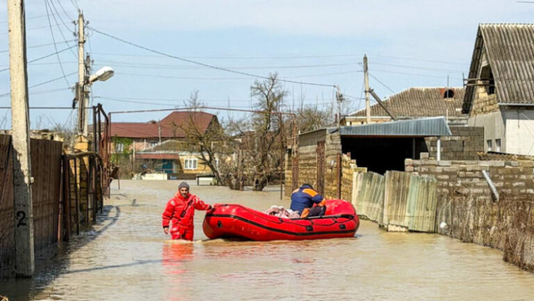 inundatii-puternice-in-sudul-rusiei:-5-morti,-printre-care-si-copii.-mii-de-persoane-au-fost-evacuate-de-urgenta