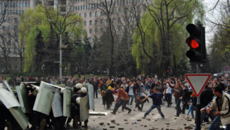 mesajul-maiei-sandu-la-17-ani-de-la-inlaturarea-regimului-comnuist-de-la-chisinau:-„onoram-darzenia-si-sacrificiul”