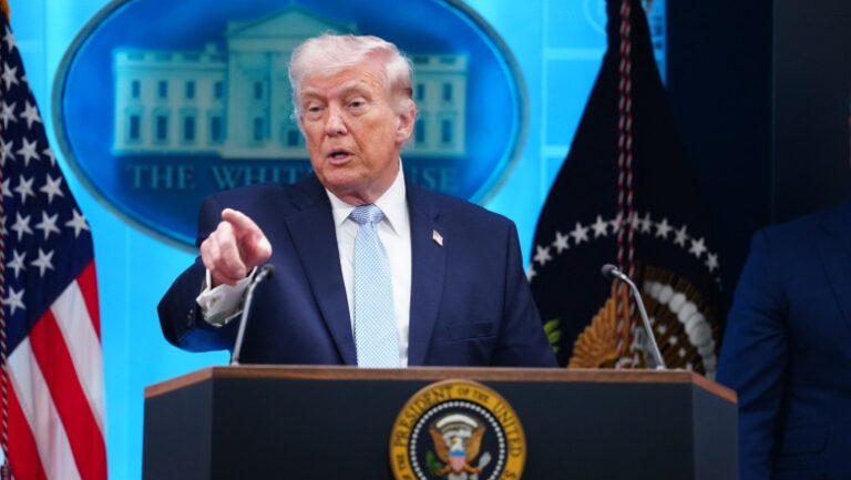 donald-trump,-mesaj-amenintator-la-adresa-iranului:-„o-intreaga-civilizatie-va-pieri-in-aceasta-noapte”