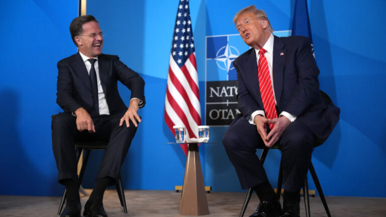 casa-alba:-trump-va-discuta-cu-rutte-despre-posibila-retragere-a-statelor-unite-din-nato.-„au-fost-pusi-la-incercare-si-au-esuat”