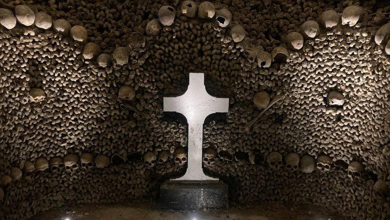 catacombele-din-paris,-redeschise-dupa-sase-luni.-ce-s-a-schimbat-in-urma-lucrarilor-de-modernizare catacombele-din-paris,-redeschise-dupa-sase-luni.-ce-s-a-schimbat-in-urma-lucrarilor-de-modernizare