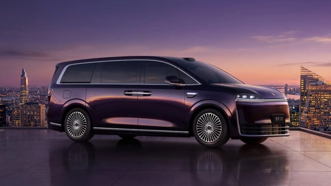 alianta-huawei-(hima)-lanseaza-luxeed-v9:-monovolumul-de-lux-cu-autonomie-de-1.250-km