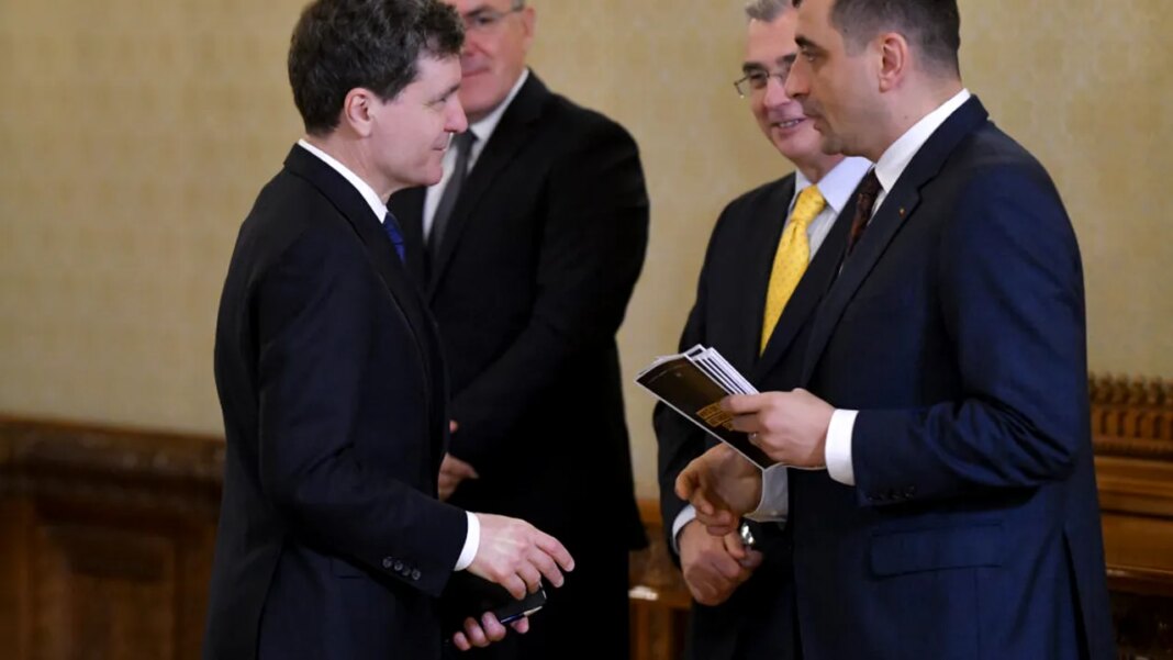 consultarile-la-cotroceni-pentru-noul-guvern.-delegatia-pnl-discuta-cu-nicusor-dan,-dupa-psd-si-aur-/-grindeanu,-dupa-consultari:-nu-mai-putem-avea-un-guvern-cu-bolojan-premier