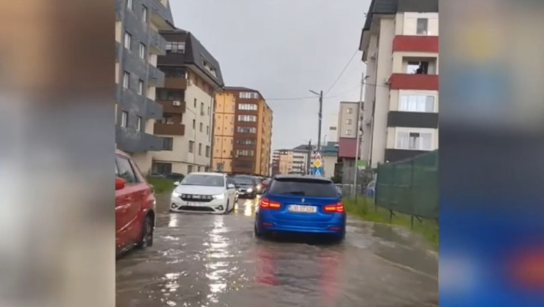 vreme-la-extreme.-ploile-torentiale-si-vantul-puternic-au-facut-ravagii-in-unele-zone-din-tara:-copaci-doborati-si-strazi-inundate vreme-la-extreme.-ploile-torentiale-si-vantul-puternic-au-facut-ravagii-in-unele-zone-din-tara:-copaci-doborati-si-strazi-inundate