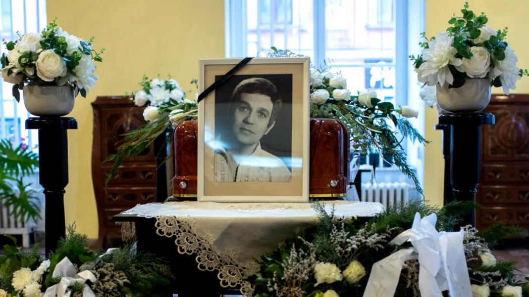 benone-sinulescu-ar-fi-implinit-89-de-ani.-artistul-a-dus-folclorul-romanesc-la-moscova-si-phenian